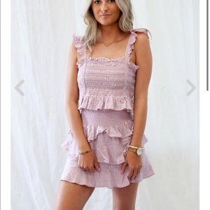 Isabelle’s cabinet out of love set